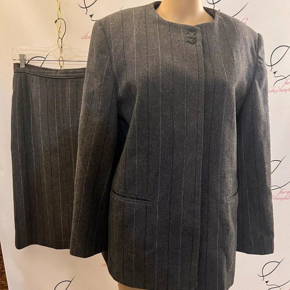 Ashley Brooke. Size 10. Skirt Suit. Gray PinStripe. Lined. Poly wool blend. AL